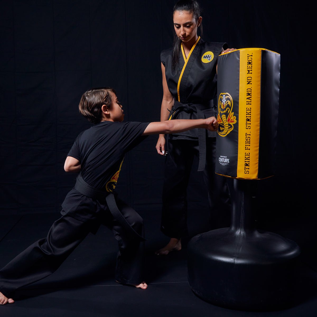 Cobra Kai Kid Kick Wavemaster cobra-kai-kid-kick-wavemaster-852385