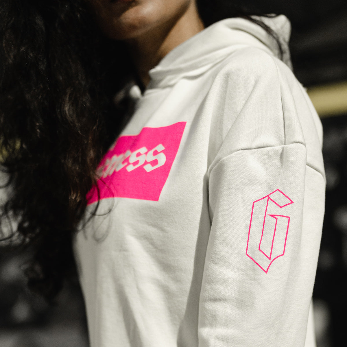 Classic Gameness Crop Hoodie 091233_100_20