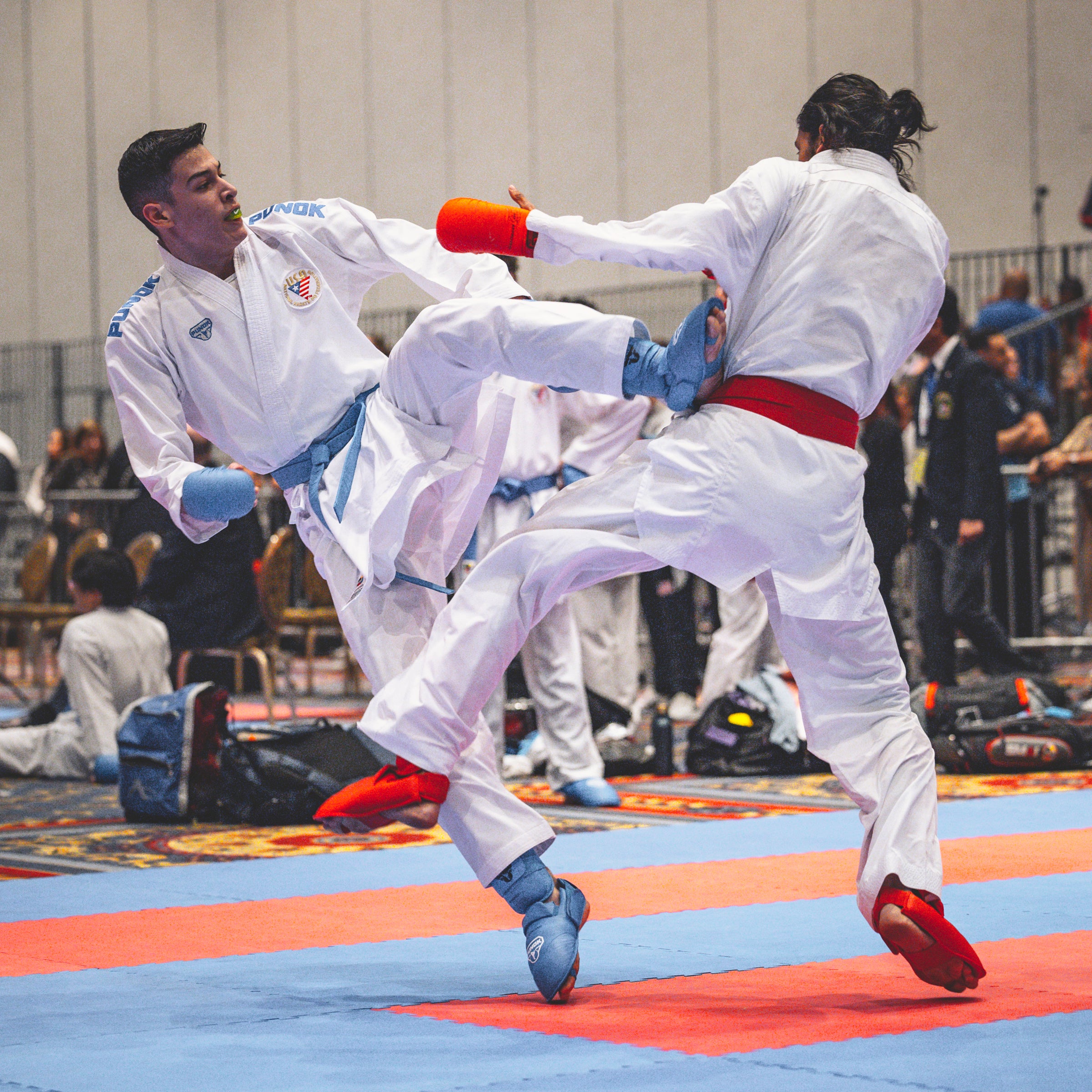 two competitors fighting in gis